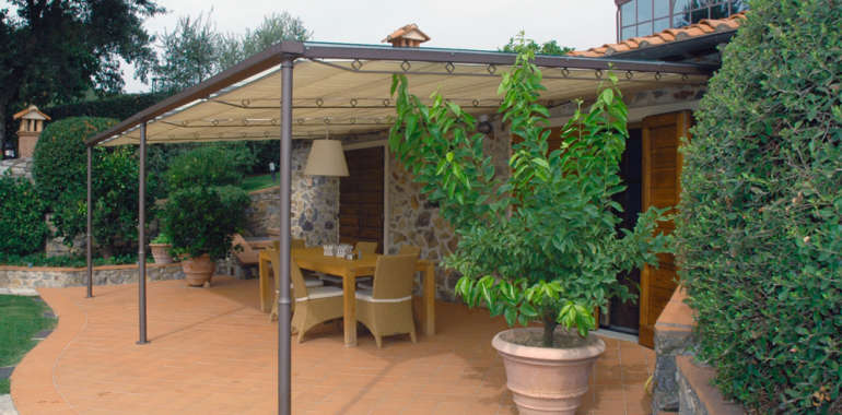 Pergola classica da giardino